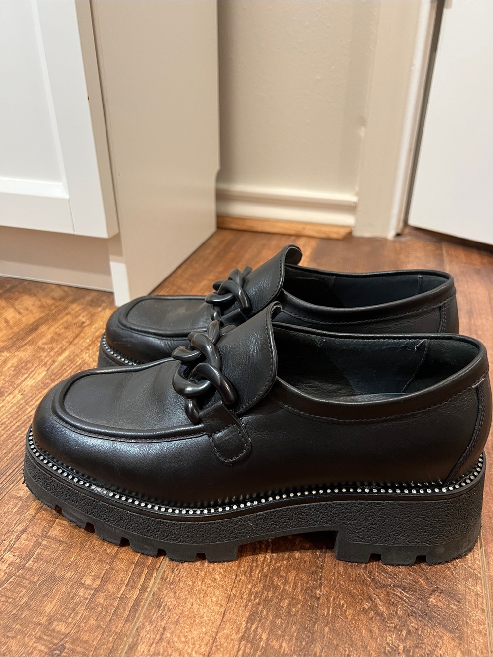Nero Giardini Black Chunky Chain Loafers. Made in Italy, 100% leather
